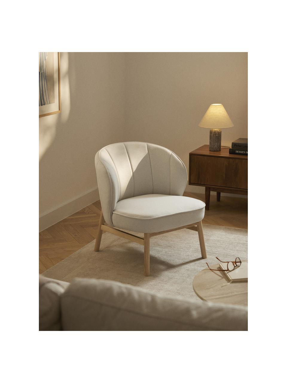 Poltrona lounge con gambe in legno Ken, Rivestimento: 100% poliestere Il rivest, Gambe: legno massiccio di frassi, Tessuto bianco latte, legno di frassino chiaro, Larg. 68 x Prof. 68 cm