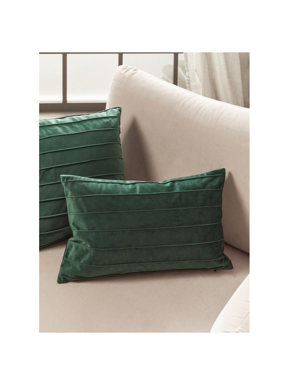 Housse de coussin en velours vert foncé Lola, Velours (100 % polyester), Vert foncé, larg. 30 x long. 50 cm