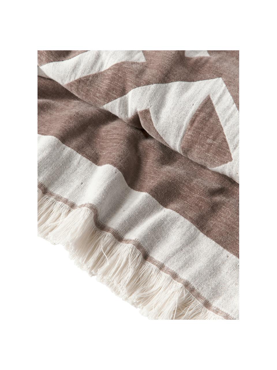 Pléd s třásněmi a geometrickým vzorem Arthur, 50 % bavlna, 50 % polyester

Materiál použitý v tomto produktu byl testován na škodlivé látky a certifikován podle STANDARD 100 od OEKO-TEX®, 6457CIT, CITEVE., Hnědá, bílá, Š 130 cm, D 170 cm