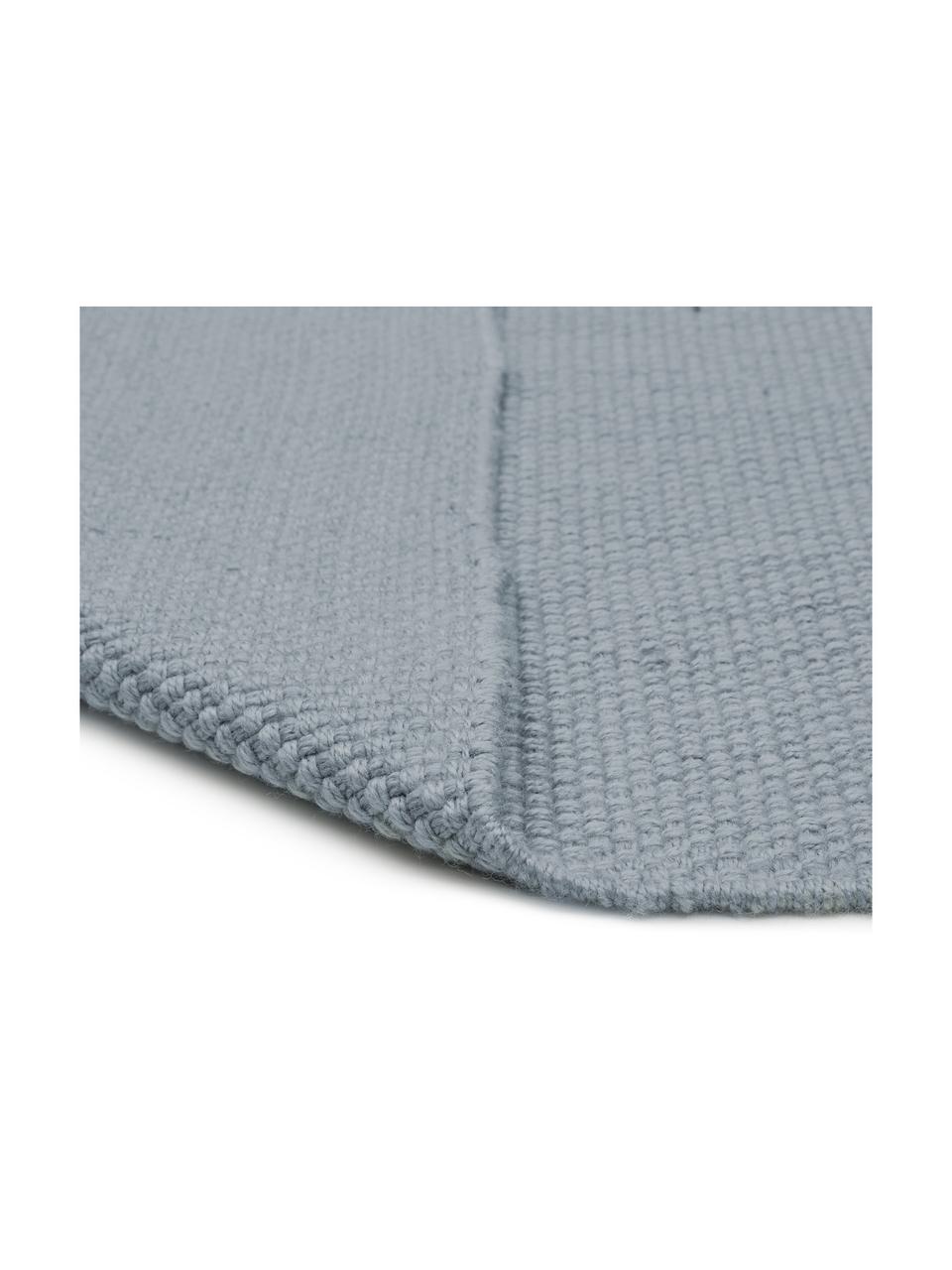 Ręcznie tkany dywan wewnętrzny/zewnętrzny Duo, Włókna syntetyczne (polietylen), Przód i tył: chłodny niebieski, jasny zielony, S 140 x D 200 cm