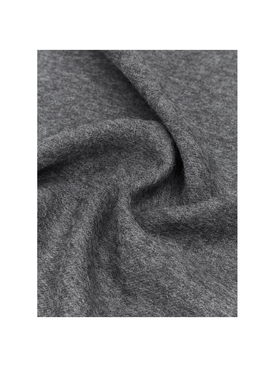 Manta de lana de alpaca bebé Luxury, 100% lana de alpaca bebé
 
Esta manta está tejida con lana de baby alpaca de gran calidad y suavidad. Es suave al tacto y proporciona un calor acogedor, es resistente pero ligera y tiene excelentes propiedades termorreguladoras. Por todo ello, esta manta es la compañera perfecta para las frescas tardes de verano y los fríos días de invierno., Gris oscuro, An 130 x L 200 cm