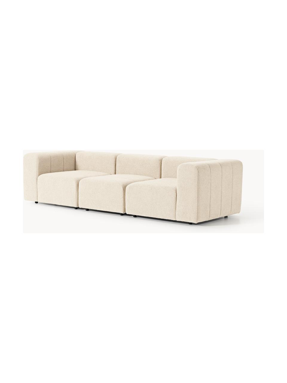 Divano componibile 4 posti in bouclé Lena, Rivestimento: bouclé (93% poliestere, 6, Struttura: legno di faggio, truciola, Piedini: plastica, Bouclé beige chiaro, Larg. 287 x Prof. 106 cm