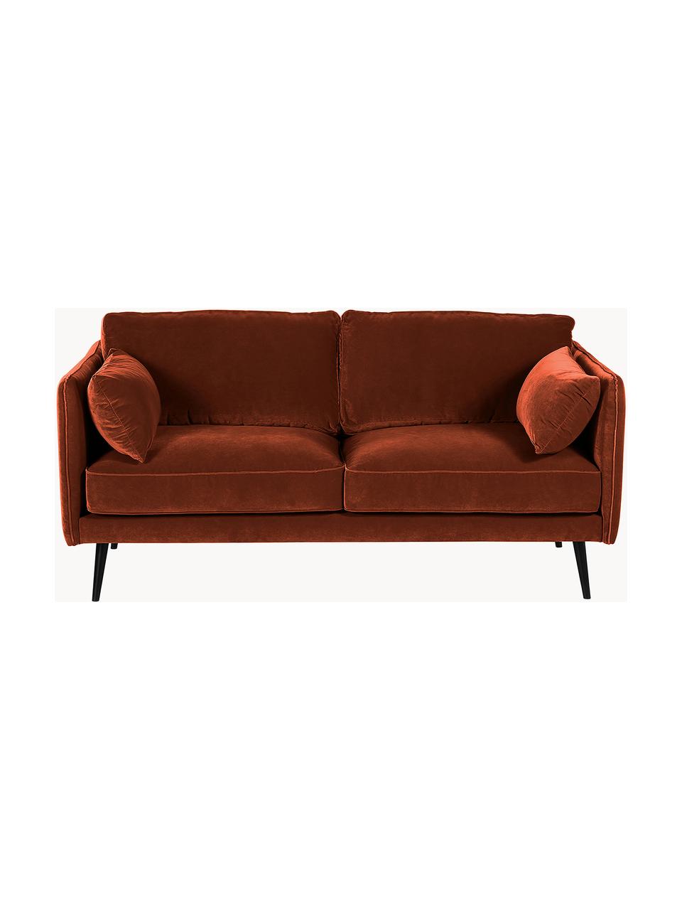 Samt-Sofa Paola (2-Sitzer) mit Holz-Füßen, Bezug: Samt (Polyester) Der stra, Gestell: Massives Fichtenholz, Spa, Füße: Lackiertes Fichtenholz, F, Samt Rostrot, B 179 x T 95 cm