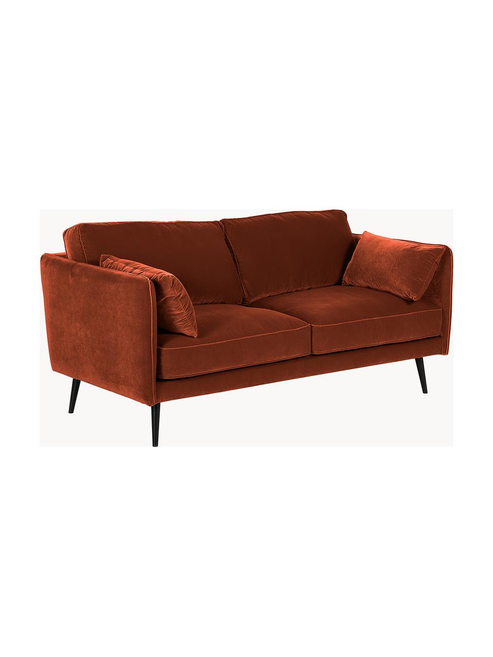 Samt-Sofa Paola (2-Sitzer) mit Holz-Füßen, Bezug: Samt (Polyester) Der stra, Gestell: Massives Fichtenholz, Spa, Füße: Lackiertes Fichtenholz, F, Samt Rostrot, B 179 x T 95 cm