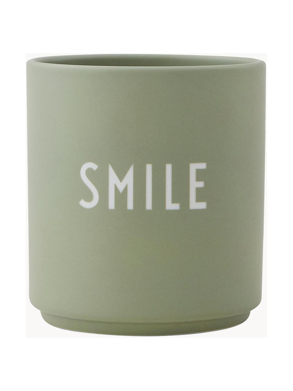 Mug design Favourite SMILE, Porcelaine Fine Bone China
Fine Bone China est une porcelaine tendre, qui se distingue particulièrement par sa brillance et sa translucidité, Vert olive (Smile), Ø 8 x haut. 9 cm, 250 ml