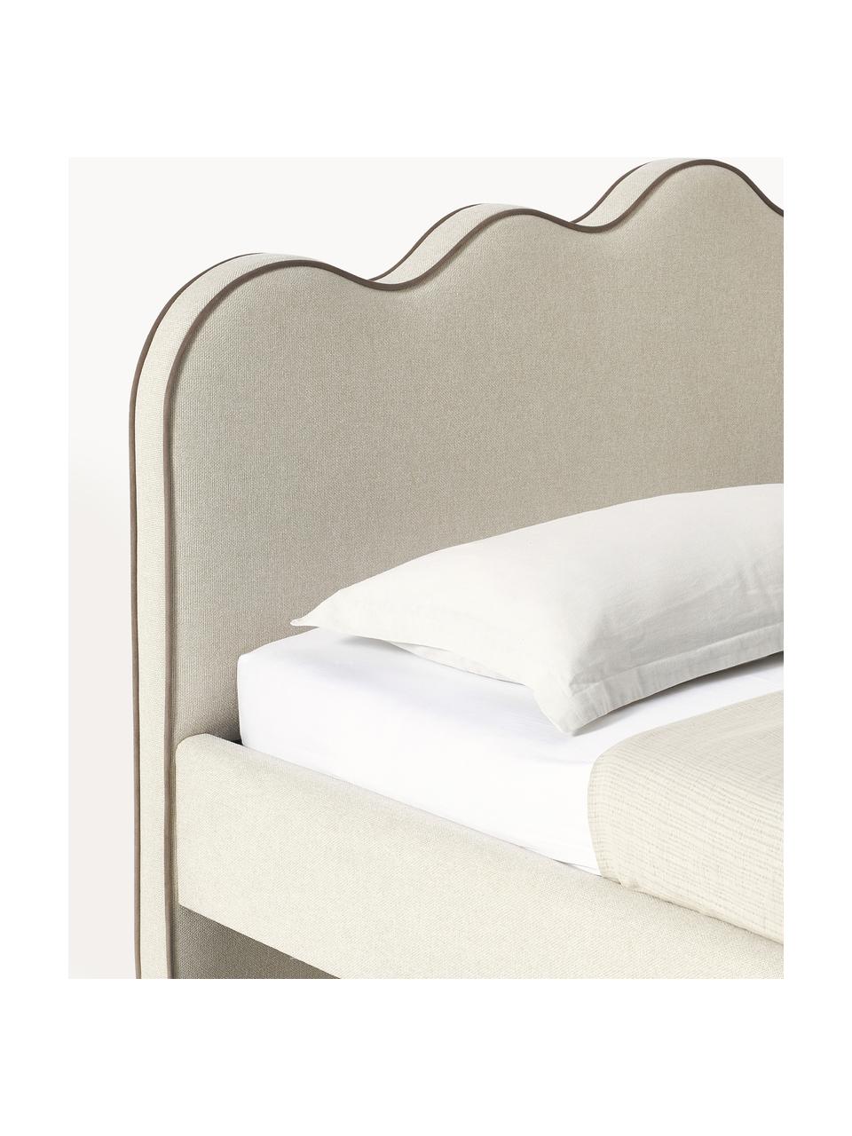 Polsterbett Romy mit gewelltem Kopfteil, Bezug: 100 % Polyester Der hochw, Korpus: Massives Kiefernholz, MDF, Off White, Eichenholz, B 140 x L 200 cm