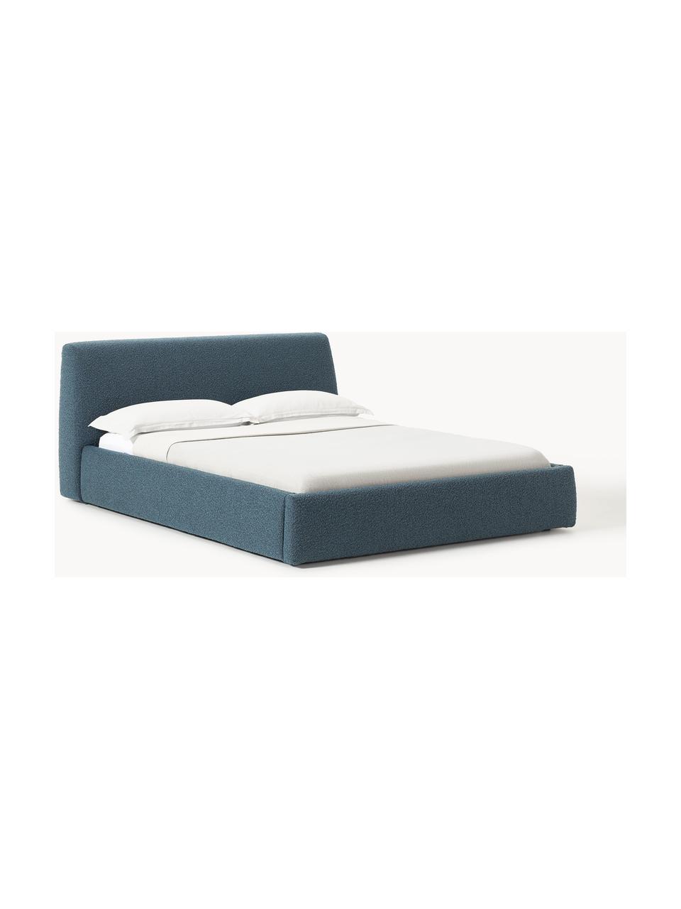 Cama tapizada en tejido bouclé con espacio de almacenaje Cloud, Tapizado: tejido bouclé (80% poliés, Cuerpo: madera de pino y abeto ma, Patas: madera de abedul pintada , Bouclé gris azulado, An 140 x L 200 cm