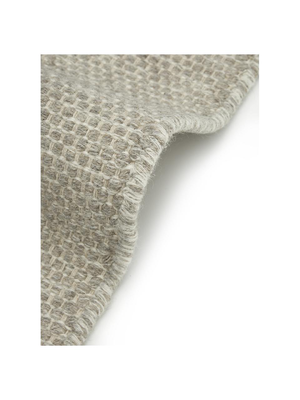 Alfombra artesanal de lana Asko, Parte superior: 90% lana, 10% algodón, Reverso: algodón La alfombra se pu, Gris, An 250 x L 350 cm (Tamaño XL)