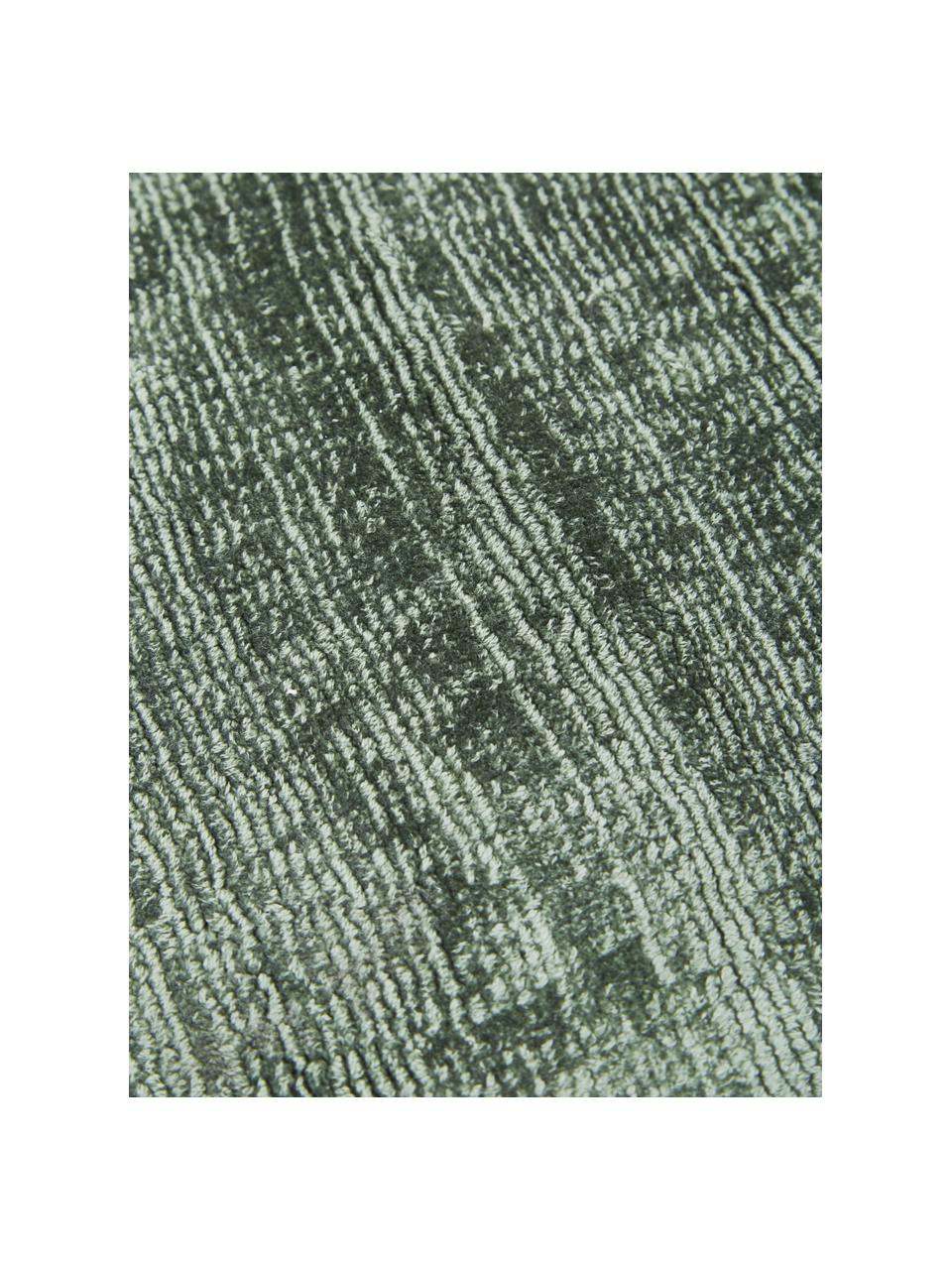 Handgeweven viscose vloerkleed Jane, Onderzijde: 100% katoen, Donkergroen, B 200 x L 300 cm (maat L)