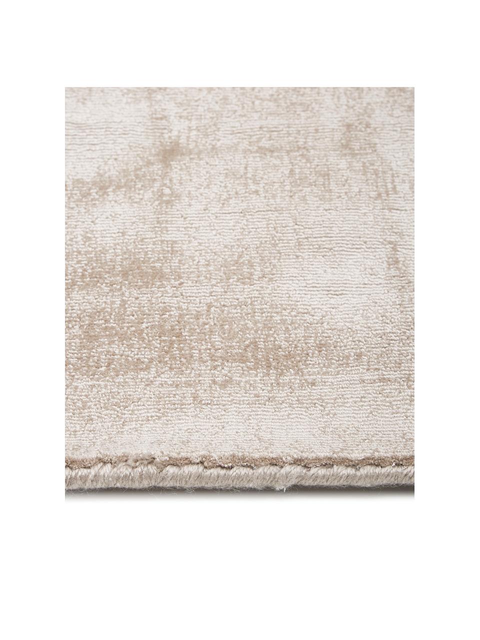 Handgeweven viscose vloerkleed Jane, Onderzijde: 100% katoen Het in dit pr, Lichtbeige, B 300 x L 400 cm (maat XL)