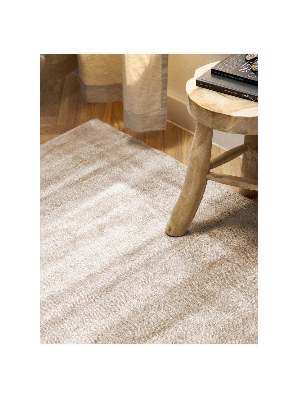 Tapis en viscose tissé main Jane, Beige clair, larg. 300 x long. 400 cm (taille L)