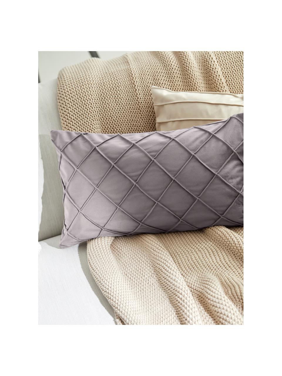 Housse de coussin velours gris clair texturé Luka, Velours (100 % polyester), Gris, larg. 30 x long. 50 cm