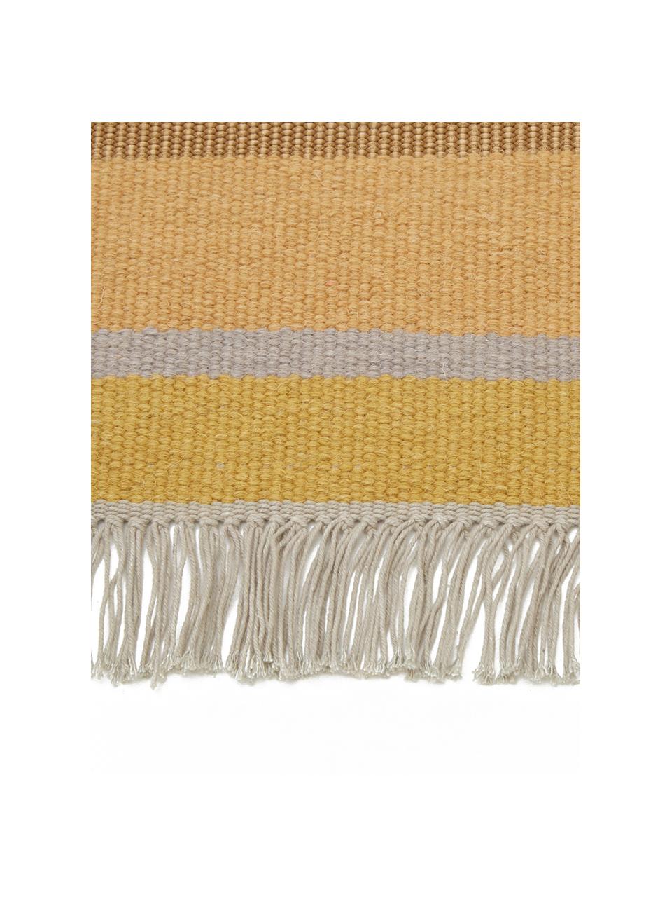 Tappeto in lana color beige/giallo tessuto a mano con frange Metallum, 85% lana, 15% poliestere
Nel caso dei tappeti di lana, le fibre possono staccarsi nelle prime settimane di utilizzo, questo e la formazione di lanugine si riducono con l'uso quotidiano, Multicolore, Larg. 170 x Lung. 240 cm  (taglia M)