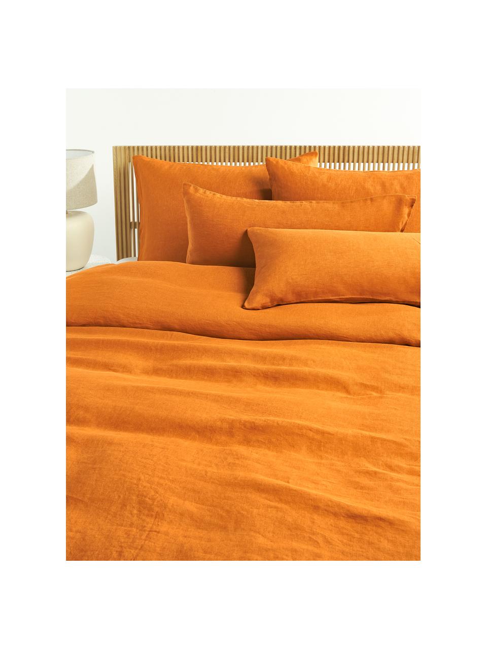 Funda de almohada de lino lavado Airy, 100% lino con certificado European Flax
Densidad de hilo 165 TC

El lino es una fibra natural que se caracteriza por su transpirabilidad, durabilidad y suavidad. El lino es un material refrescante, absorbe la humedad intercambiándola con el ambiente, que lo hace ideal para las temperaturas altas.

El material utilizado en este producto ha sido probado contra sustancias nocivas y está certificado según STANDARD 100 por OEKO-TEX®, 137, CITEVE., Naranja, An 45 x L 110 cm