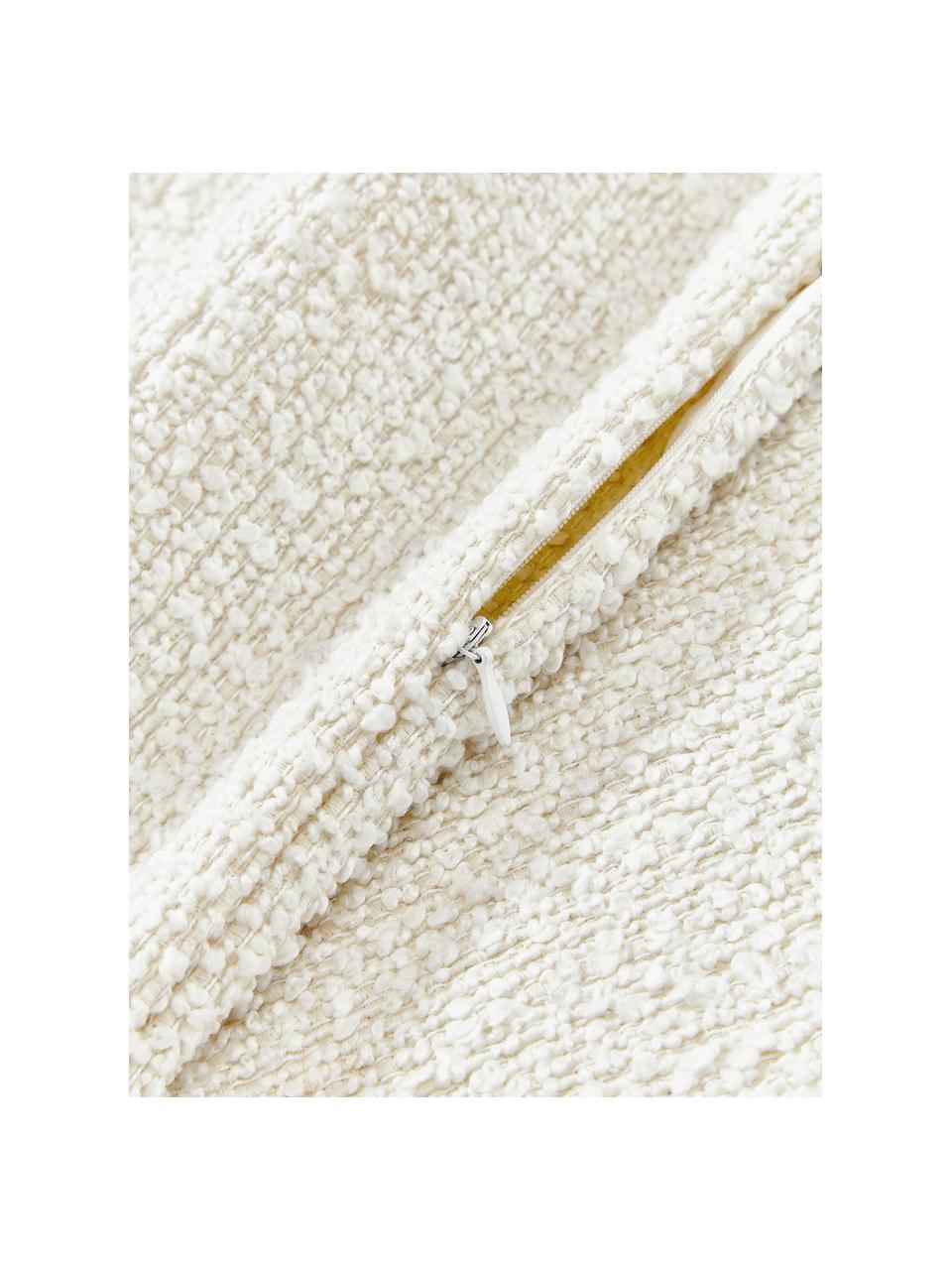 Housse de coussin en bouclette Bellamie, Tissu bouclette (95 % polyester, 5 % polyacrylique)

La bouclette est une matière qui se caractérise par sa texture aux courbes irrégulières. La surface caractéristique est créée par des boucles tissées de fils différents qui confèrent au tissu une structure unique. La structure bouclée a un effet à la fois isolant et moelleux, ce qui rend le tissu particulièrement douillet, Bouclette blanche, larg. 60 x long. 60 cm