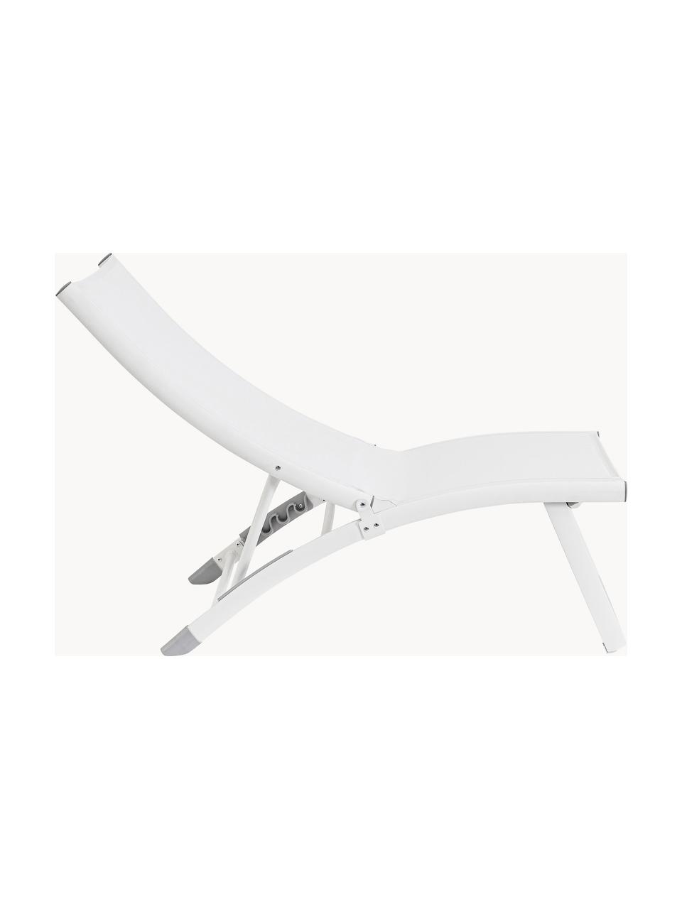 Tumbona de altura regulable para exterior Taylor, plegable, Asiento: poliéster, Estructura: aluminio con pintura en p, Ruedas: plástico, Blanco, An 53 x L 111 cm