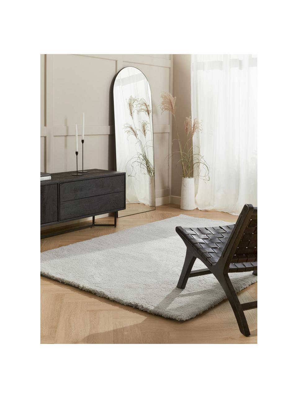 Pluizig hoogpolig vloerkleed Leighton in lichtgrijs beige, Onderzijde: 70% polyester, 30% katoen, Lichtgrijs-beige, B 80 x L 150 cm (maat XS)