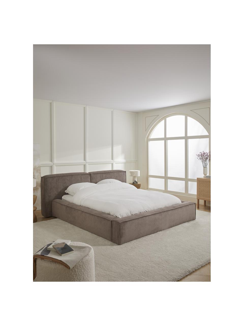 Gestoffeerd bed Lennon van corduroy met opbergfunctie, Bekleding: corduroy (98% polyester, , Frame: massief grenenhout, FSC-g, Poten: hout, FSC-gecertificeerd,, Corduroy bruin, B 180 x L 200 cm