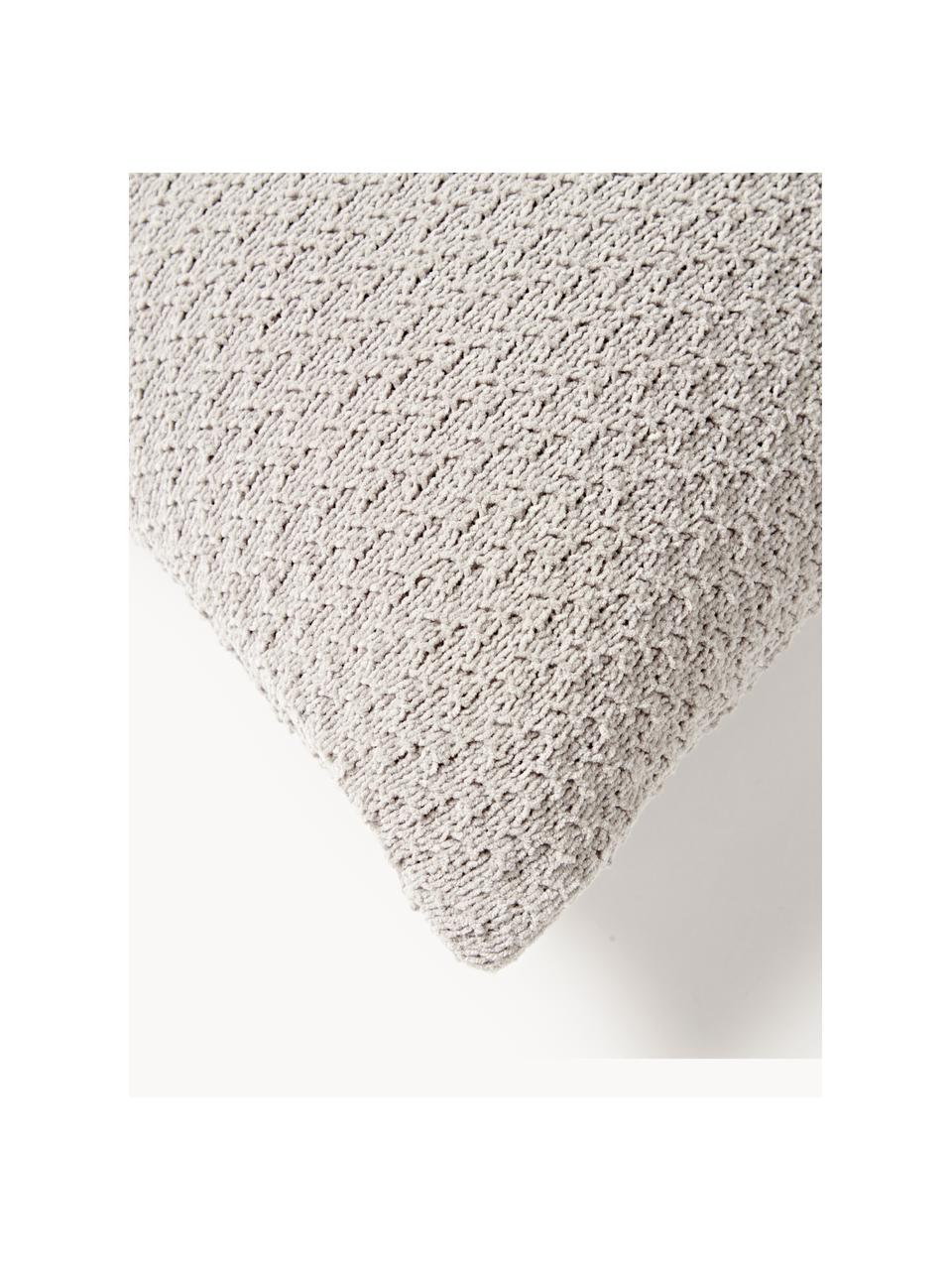 Gestrickte Kissenhülle Everly aus Chenille, 100 % Polyester (recycelt), GRS-zertifiziert

Das in diesem Produkt verwendete Material ist schadstoffgeprüft und zertifiziert nach STANDARD 100 by OEKO-TEX®, 11.HIN.00050., Hellgrau, B 50 x L 50 cm