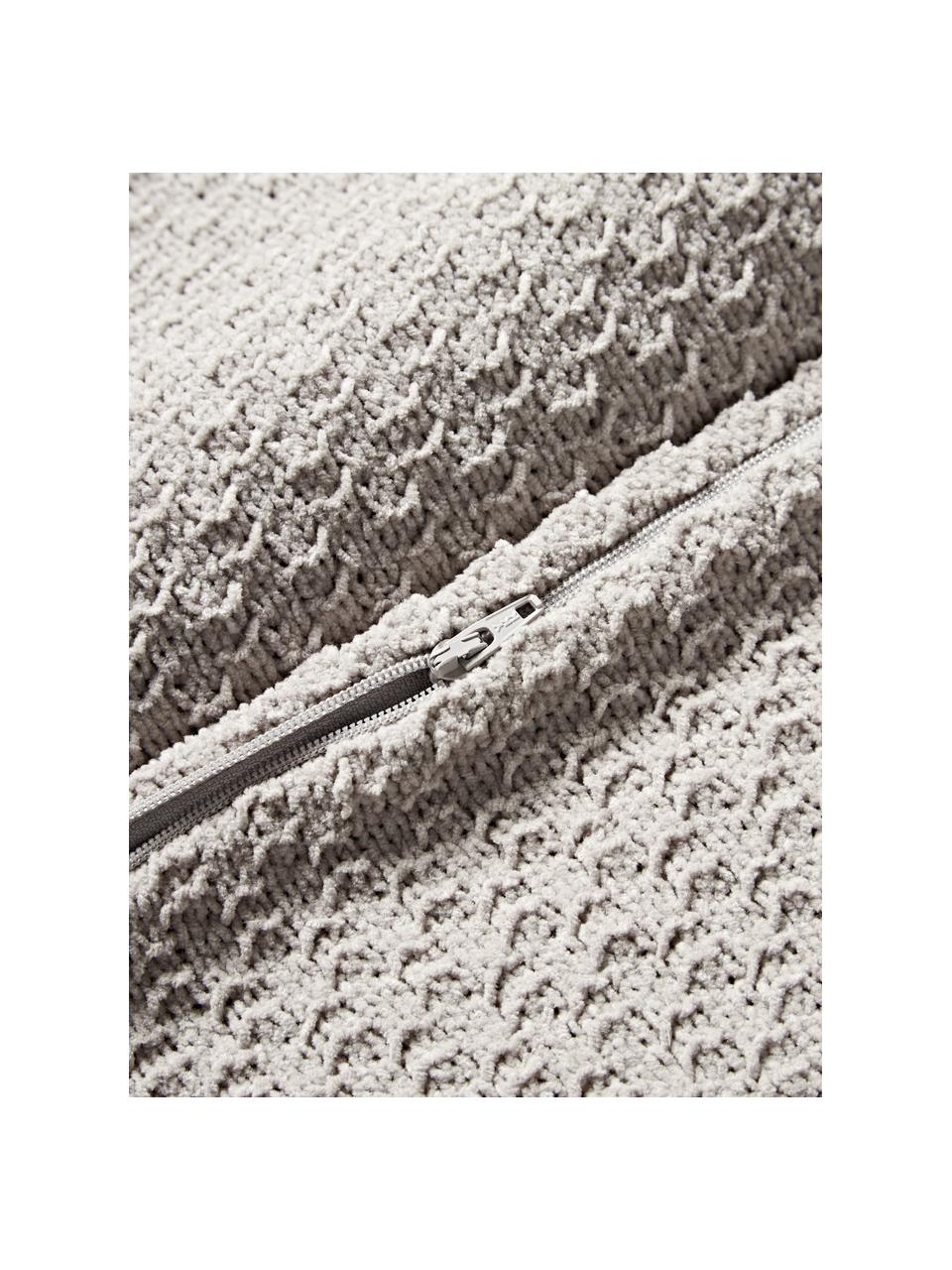 Gestrickte Kissenhülle Everly aus Chenille, 100 % Polyester (recycelt), GRS-zertifiziert

Das in diesem Produkt verwendete Material ist schadstoffgeprüft und zertifiziert nach STANDARD 100 by OEKO-TEX®, 11.HIN.00050., Hellgrau, B 50 x L 50 cm