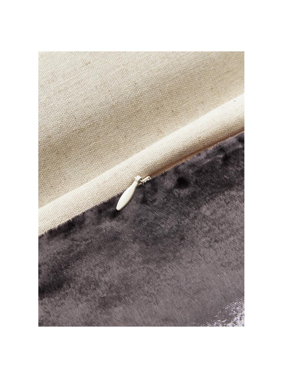Housse de coussin brodée avec détails décoratifs en velours Farah, Gris foncé, beige, larg. 45 x long. 45 cm