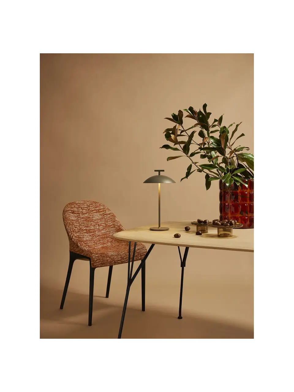 Lámpara de mesa LED regulable Mini Geen-A, portátil, Metal con pintura en polvo, Greige, Ø 20 x Al 36 cm