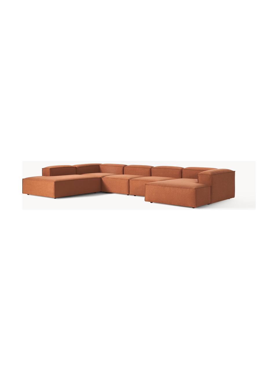 Divano angolare componibile Lennon, Rivestimento: 100% poliestere Con 115.0, Struttura: legno di pino massiccio, , Piedini: plastica Questo prodotto , Tessuto color terracotta, Larg. 418 x Prof. 269 cm, chaise-lounge a destra