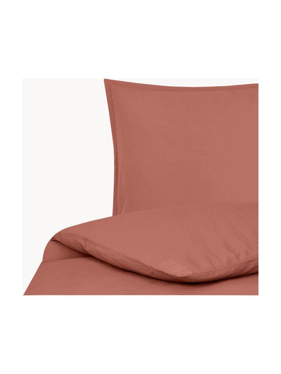 Housse de couette en lin délavé terracotta Nature, Composé pour moitié de lin
(52 % lin, 48 % coton) 

Densité 108 fils au pouce carré, qualité standard

Le lin mélangé offre un toucher naturel et un aspect délavé original. Le lin absorbe jusqu'à 35 % d'humidité et échange cette humidité avec l'air ambiant. Il sèche très rapidement et offre un agréable effet rafraîchissant les nuits d'été. Sa résistance élevée au accrocs lui confère robustesse et longévité, Terracotta, larg. 140 x long. 200 cm