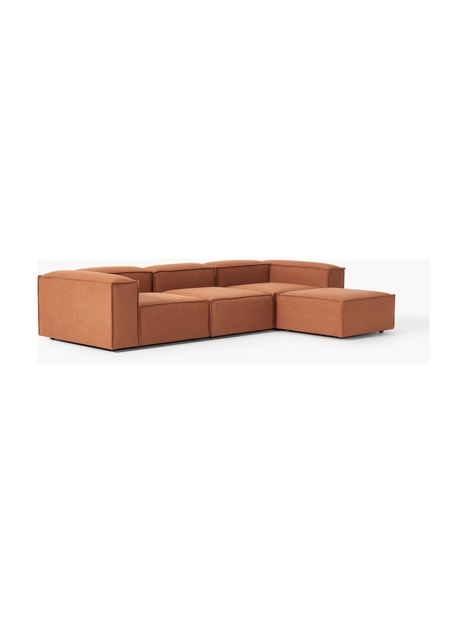 Modulares Sofa Lennon (4-Sitzer) mit Hocker (links/rechts), Bezug: 100 % Polyester Der strap, Gestell: Massives Kiefernholz, Spe, Füße: Kunststoff Dieses Produkt, Webstoff Terrakotta, B 329 x T 207 cm