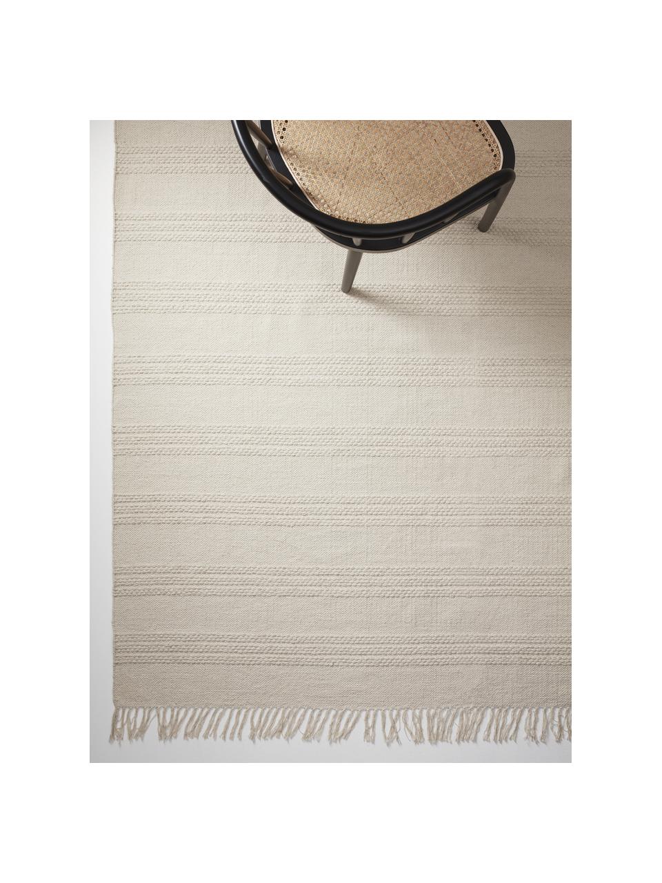 Bavlněný koberec se strukturou tkaných pruhů a třásněmi Tanya, Šedá