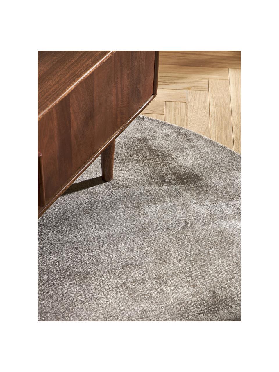 Alfombra redonda artesanal de viscosa Jane, 100% viscosa, Taupe, Ø 150 cm (Tamaño M)