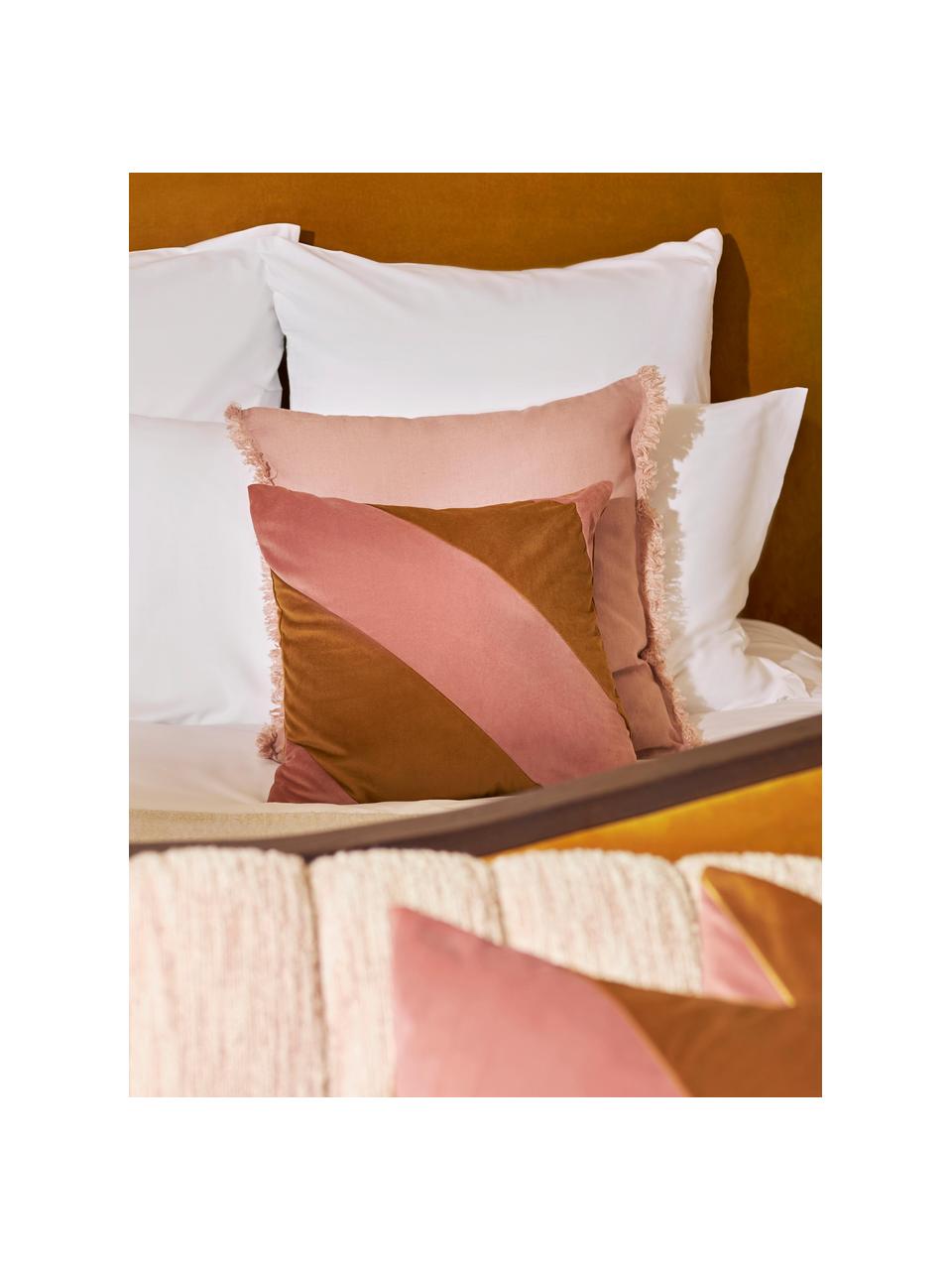 Housse de coussin en velours Lenia de Ines de Cominges, 100 % velours de polyester

Le matériau est certifié STANDARD 100 OEKO-TEX®, 21.HCN.72514, HOHENSTEIN HTTI, Vieux rose, brun caramel, larg. 45 x long. 45 cm