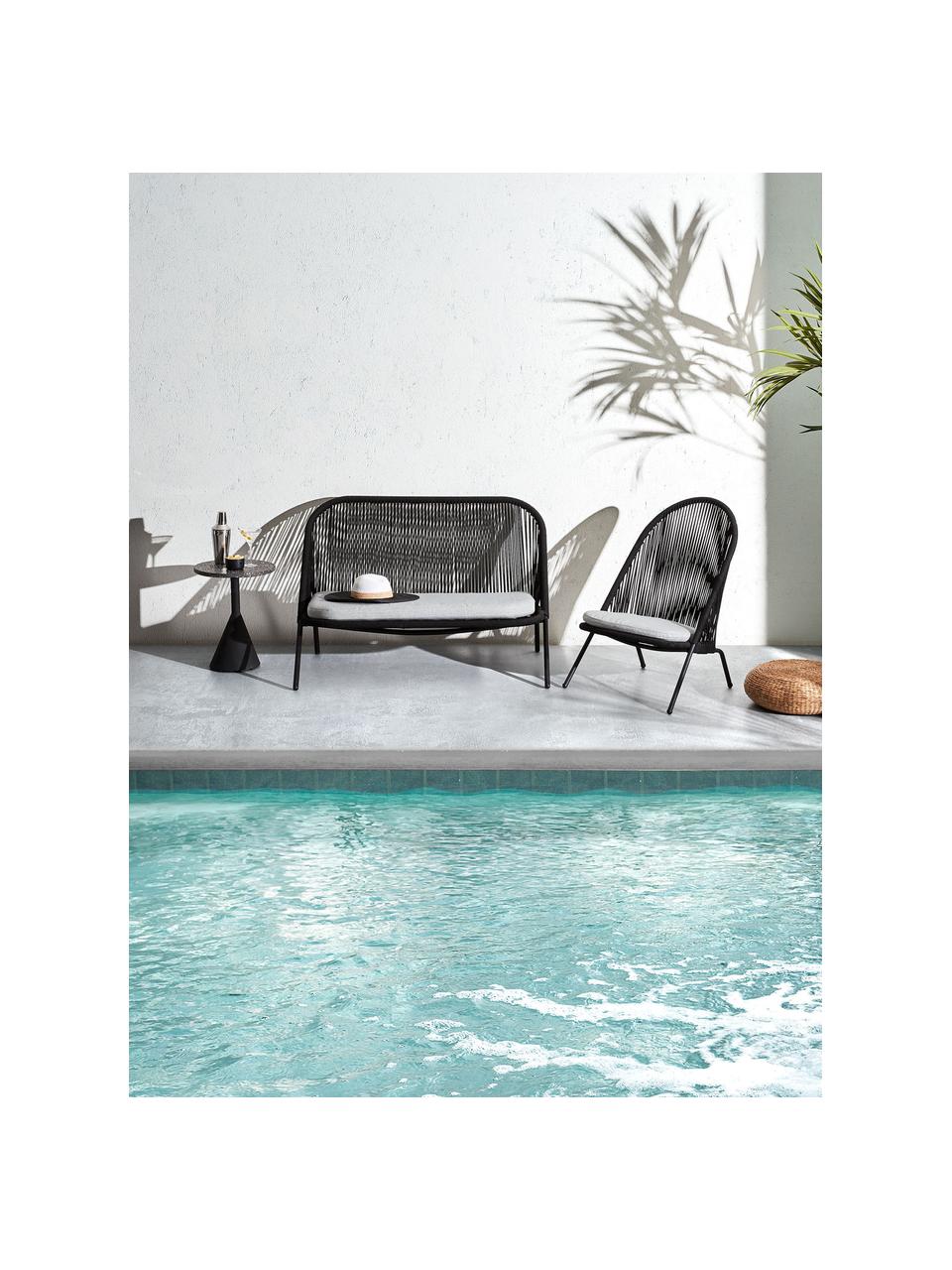 Sillón trenzado Shann, Asiento: polietileno, Estructura: metal con pintura en polv, Negro, gris claro, An 63 x F 73 cm