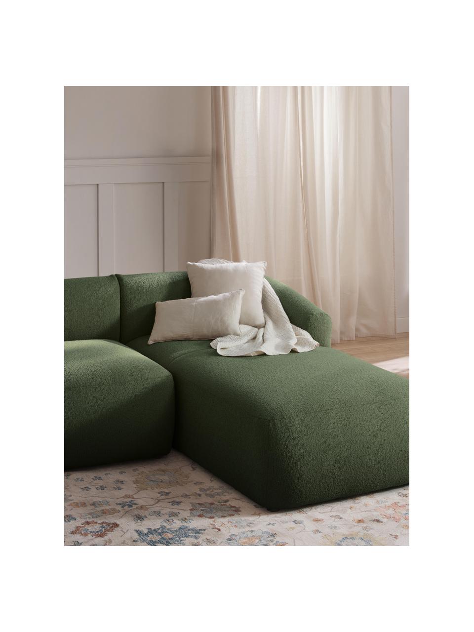 Chaise longue hoekmodule Sofia uit bouclé, Bekleding: bouclé (100% polyester) M, Frame: sparrenhout, spaanplaat, , Poten: kunststof Dit product is , Bouclé donkergroen, B 185 x D 92 cm, hoekdeel rechts