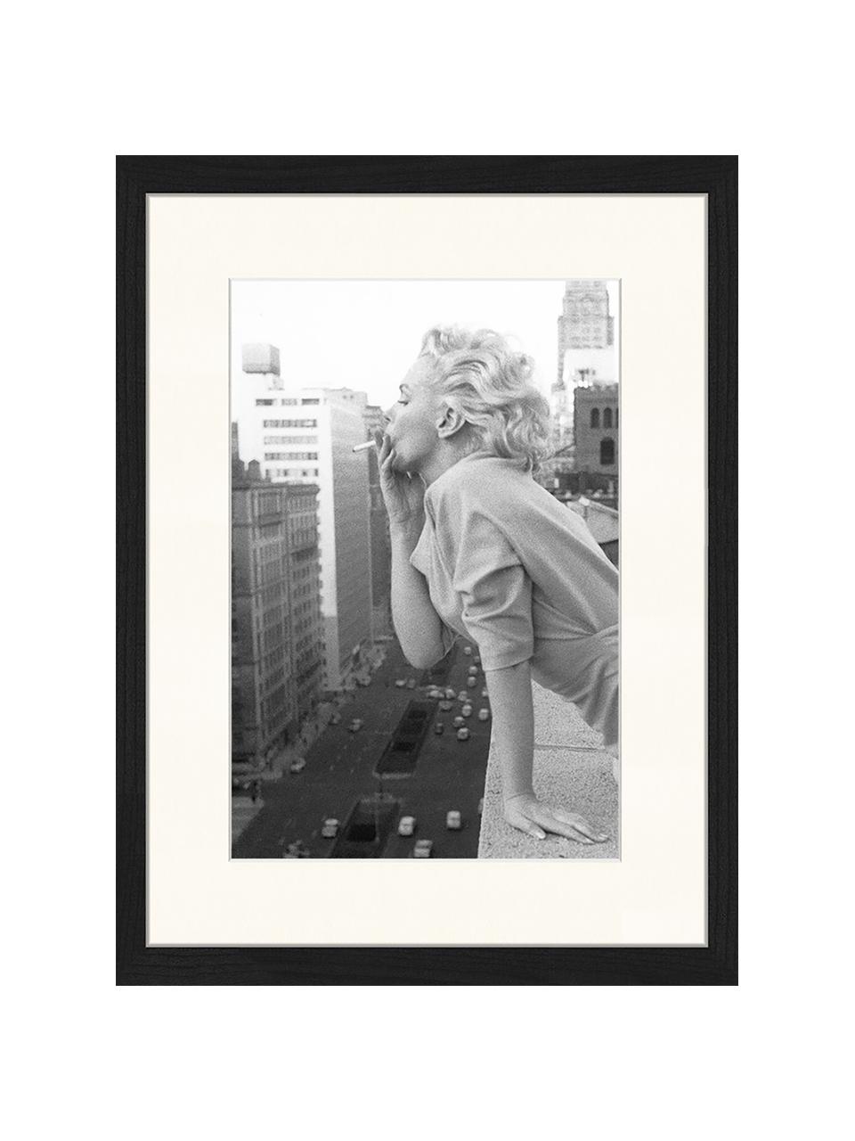 Digitálna tlač s rámom Marilyn At The Ambassador Hotel New York, Čierna, biela