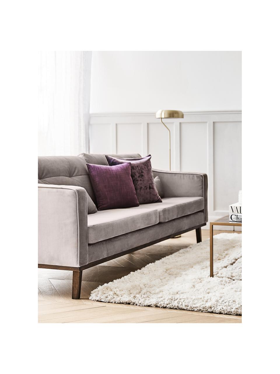 Samt-Sofa Alva (3-Sitzer) in Taupe mit Buchenholz-Füßen, Bezug: Samt (Hochwertiger Polyes, Gestell: Massives Kiefernholz, Füße: Massives Buchenholz, gebe, Samt Taupe, B 215 x T 92 cm