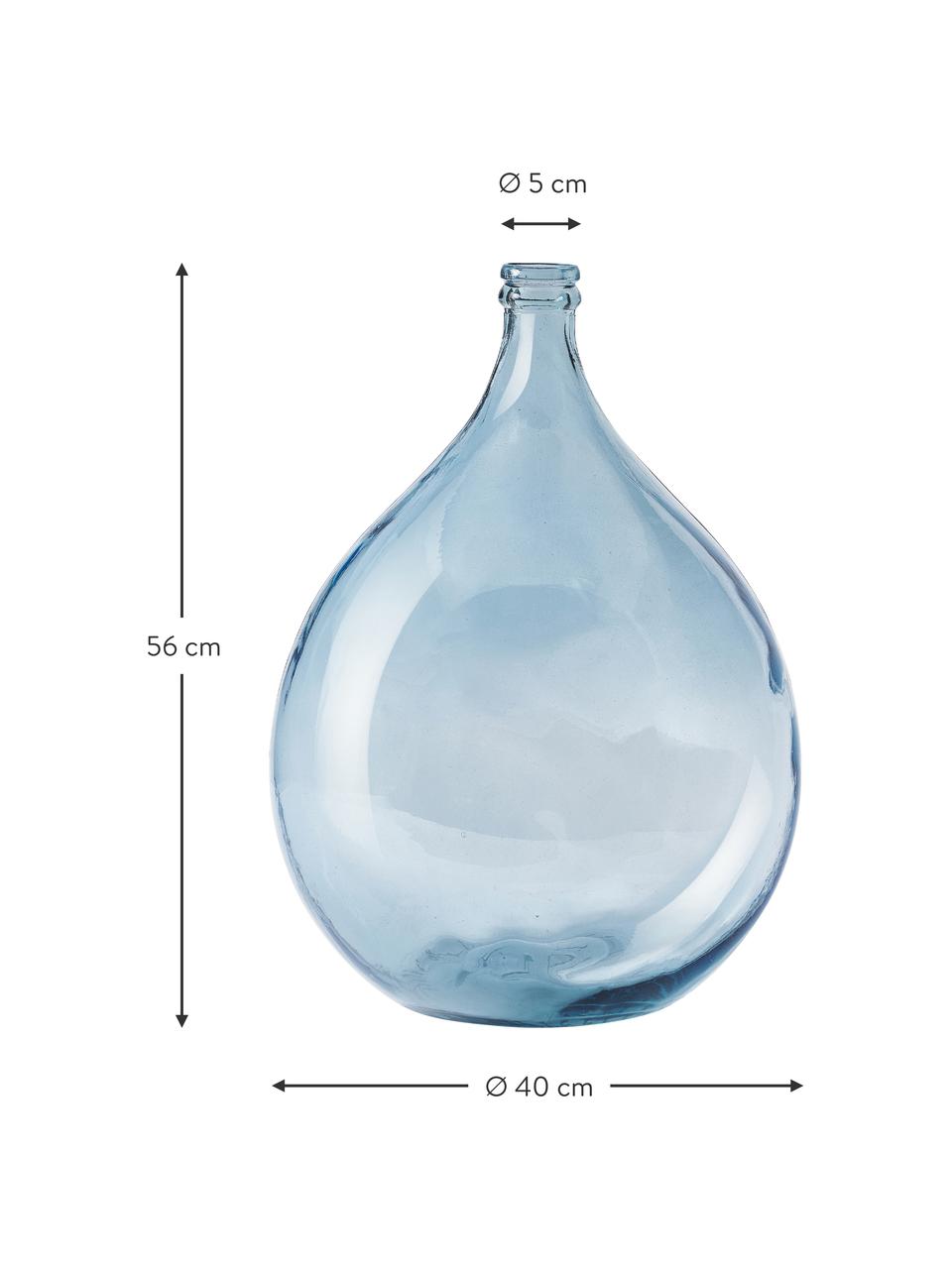 Vloervaas Dante van gerecycled glas, Gerecycled glas, GRS-gecertificeerd

Dit product is gemaakt van ten minste 50% gerecyclede materialen die zijn gecertificeerd volgens de Global Recycled Standard (GRS). Deze norm verifieert gerecycleerde inhoud en volgt deze van bron tot eindproduct. Gecertificeerde organisaties voldoen aan sociale, milieu- en chemische vereisten in elke fase van de toeleveringsketen, van recycler tot afgewerkt product., Lichtblauw, Ø 40 cm, H 56 cm