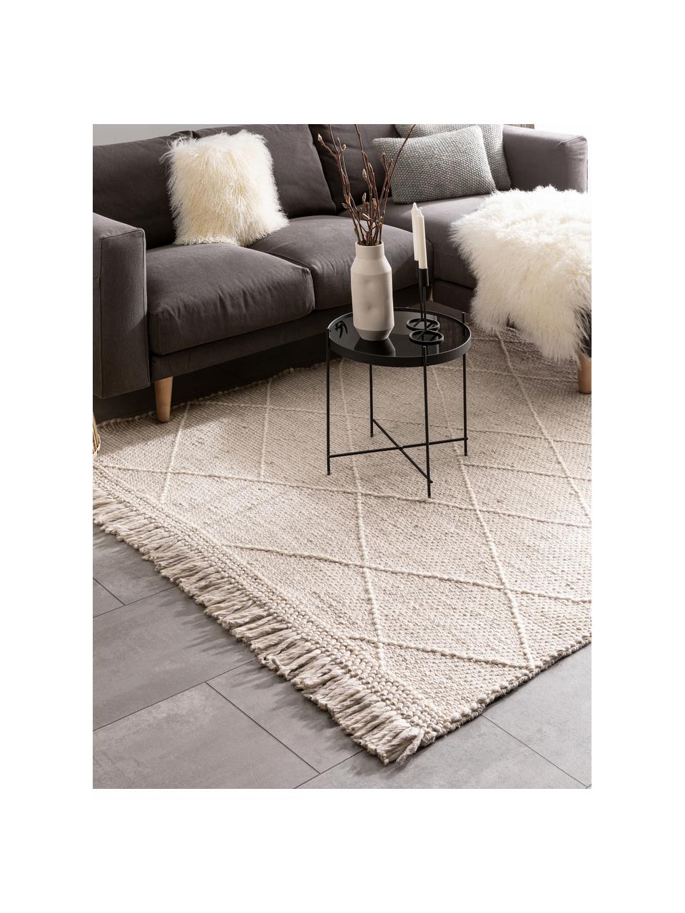 Ręcznie tkany dywan z wełny Daphne, 60% wełna, 40% poliester

Włókna dywanów wełnianych mogą nieznacznie rozluźniać się w pierwszych tygodniach użytkowania, co ustępuje po pewnym czasie, Beżowy, S 80 x D 150 cm (Rozmiar XS)