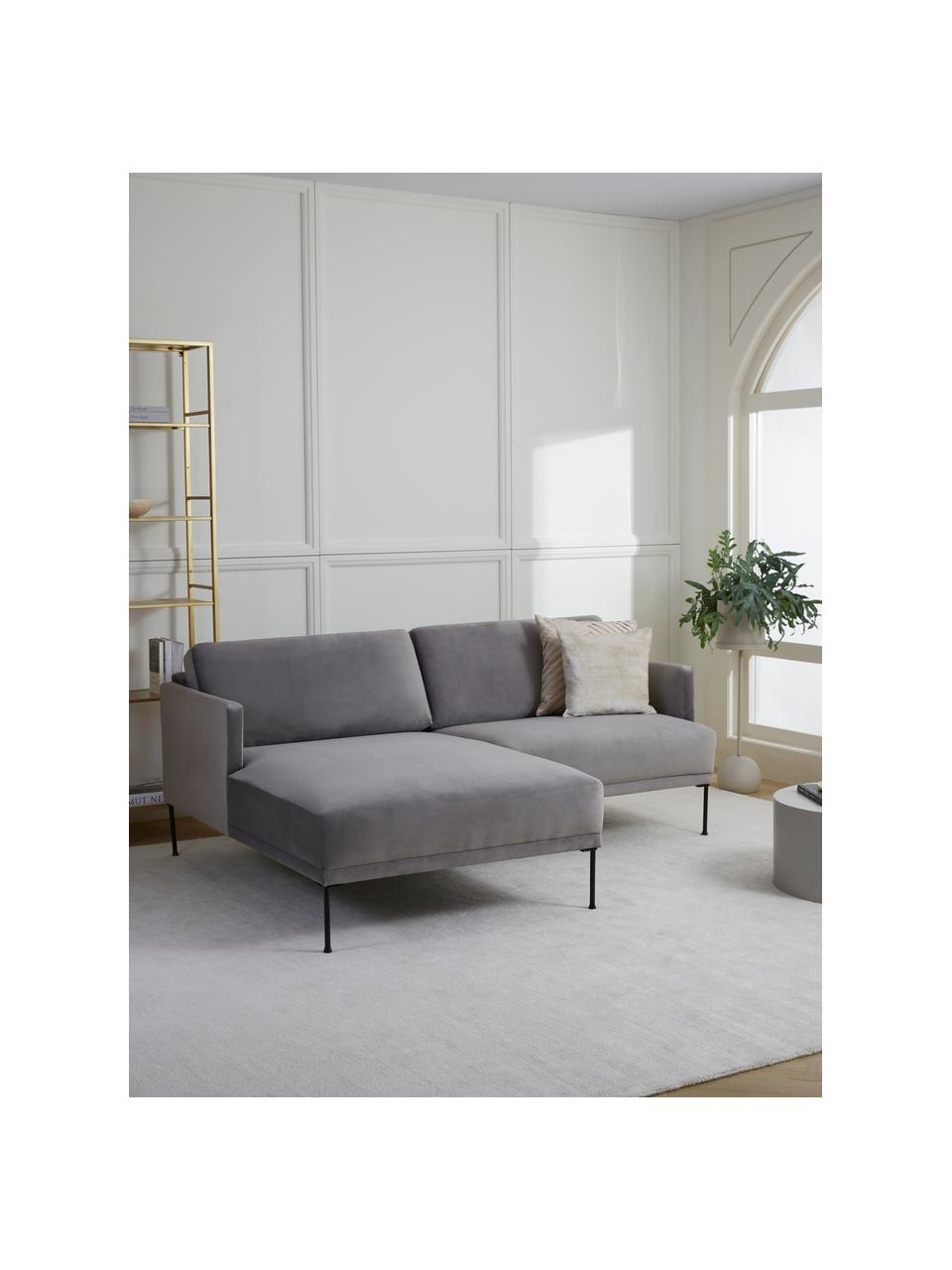 Sofa narożna z aksamitu z metalowymi nogami Fluente, Tapicerka: aksamit (100% poliester) , Stelaż: lite drewno sosnowe z cer, Nogi: metal malowany proszkowo, Jasnoszary aksamit, S 198 x G 152 cm, lewostronna