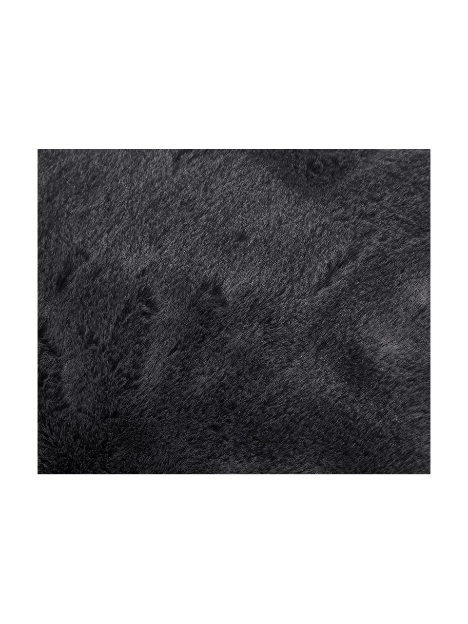Flauschige Kunstfell-Kissenhülle Mette in Dunkelgrau, glatt, Vorderseite: 100% Polyester, Rückseite: 100% Polyester, Dunkelgrau, 45 x 45 cm