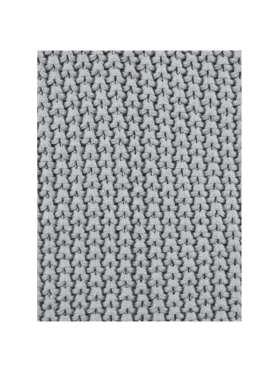 Pletený povlak na polštář s pompomy Molly, 100 % bavlna

Materiál použitý v tomto produktu byl testován na škodlivé látky a certifikován podle STANDARD 100 od OEKO-TEX® 11.HIN.00050 HOHENSTEIN HTTI., Světle šedá, Š 40 cm, D 40 cm