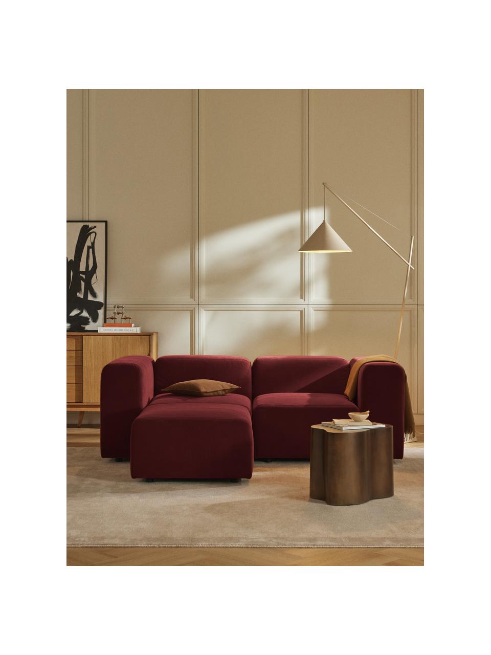 Modulares Samt-Sofa Lena (3-Sitzer) mit Hocker, Bezug: Samt (100 % Polyester) De, Gestell: Kiefernholz, Schichtholz,, Füße: Kunststoff, Samt Weinrot, B 209 x T 181 cm