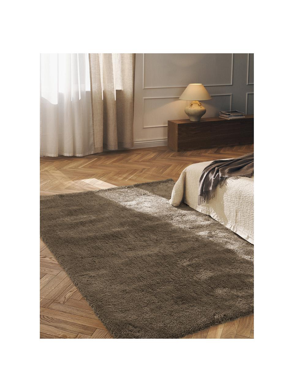 Flauschiger Hochflor-Teppich Leighton, Mikrofaser (100 % Polyester, GRS-zertifiziert), Braun, B 80 x L 150 cm (Grösse XS)