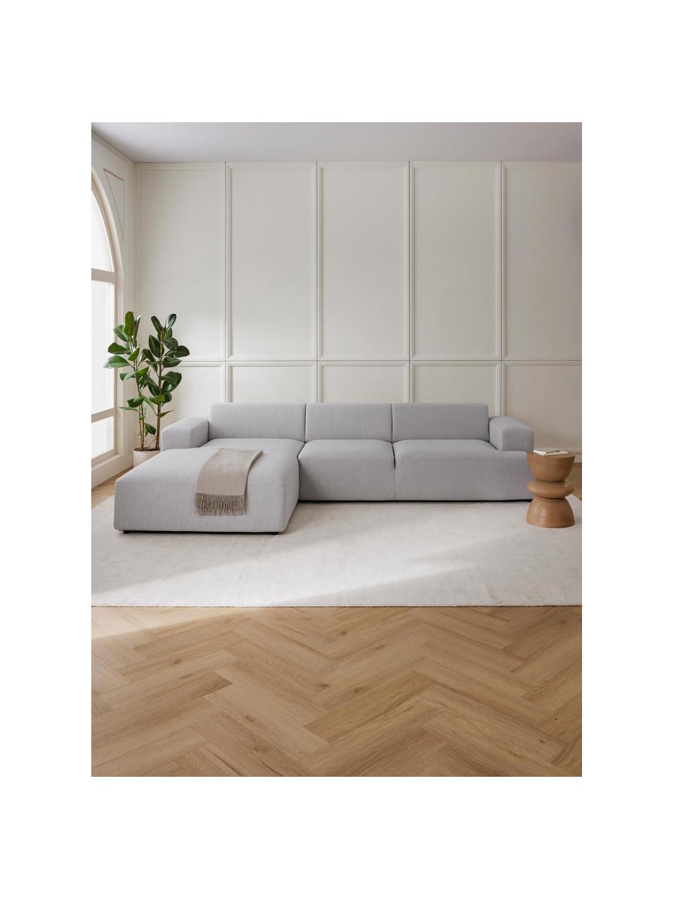 Divano angolare a 4 posti Melva, Rivestimento: 100% poliestre Con 35.000, Struttura: legno di pino massiccio, , Piedini: plastica, Tessuto grigio chiaro, Larg. 319 x Prof. 196 cm, chaise-longue a destra