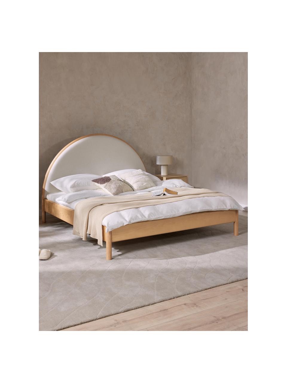 Letto in legno con testiera imbottita Sean, Struttura: legno massiccio di frassi, Piedini: legno massiccio di frassi, Tessuto beige, legno di frassino chiaro, Larg. 140 x Lung. 200 cm