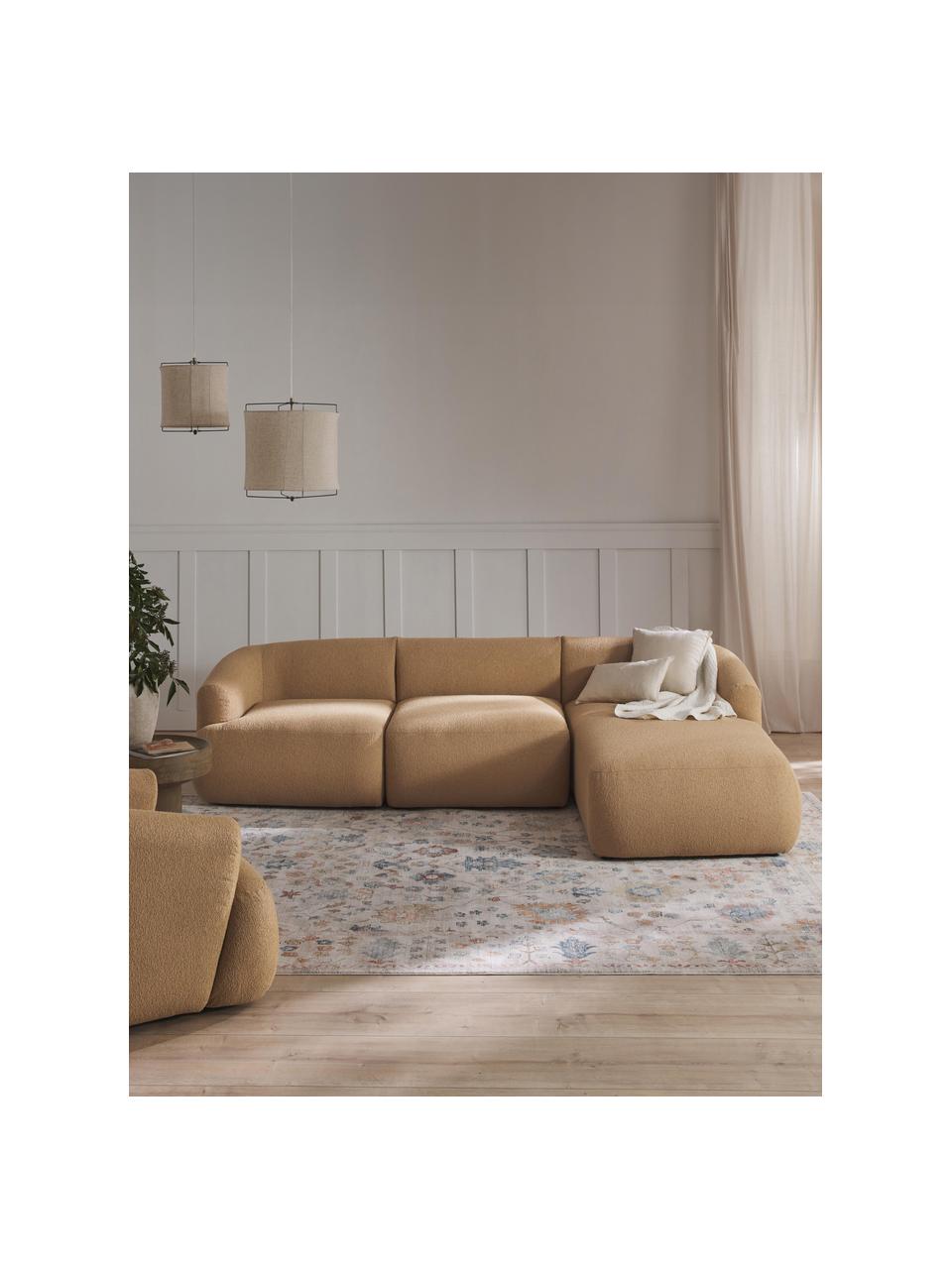 Sofá rinconera modular en tejido bouclé Sofia (3 plazas), Tapizado: tejido bouclé (100% polié, Estructura: madera de abeto, tablero , Patas: plástico Este producto es, Bouclé beige, An 277 x F 185 cm, chaise longue derecha