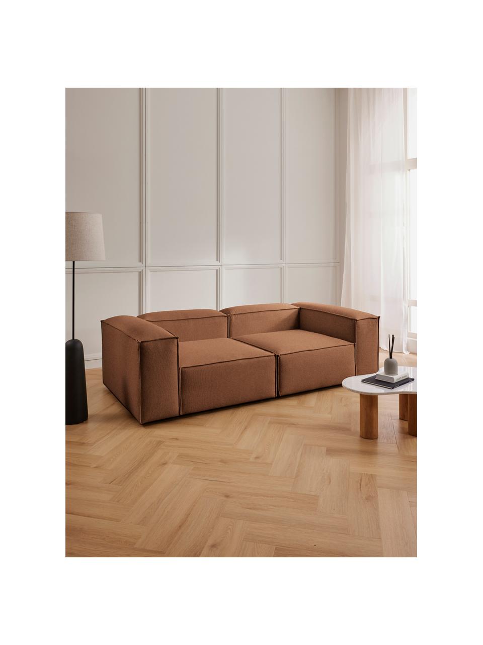 Modulaire bank Lennon (3-zits), Bekleding: 100% polyester De slijtva, Frame: massief grenenhout, FSC-g, Poten: kunststof, Geweven stof nougatkleurig, B 238 x D 119 cm
