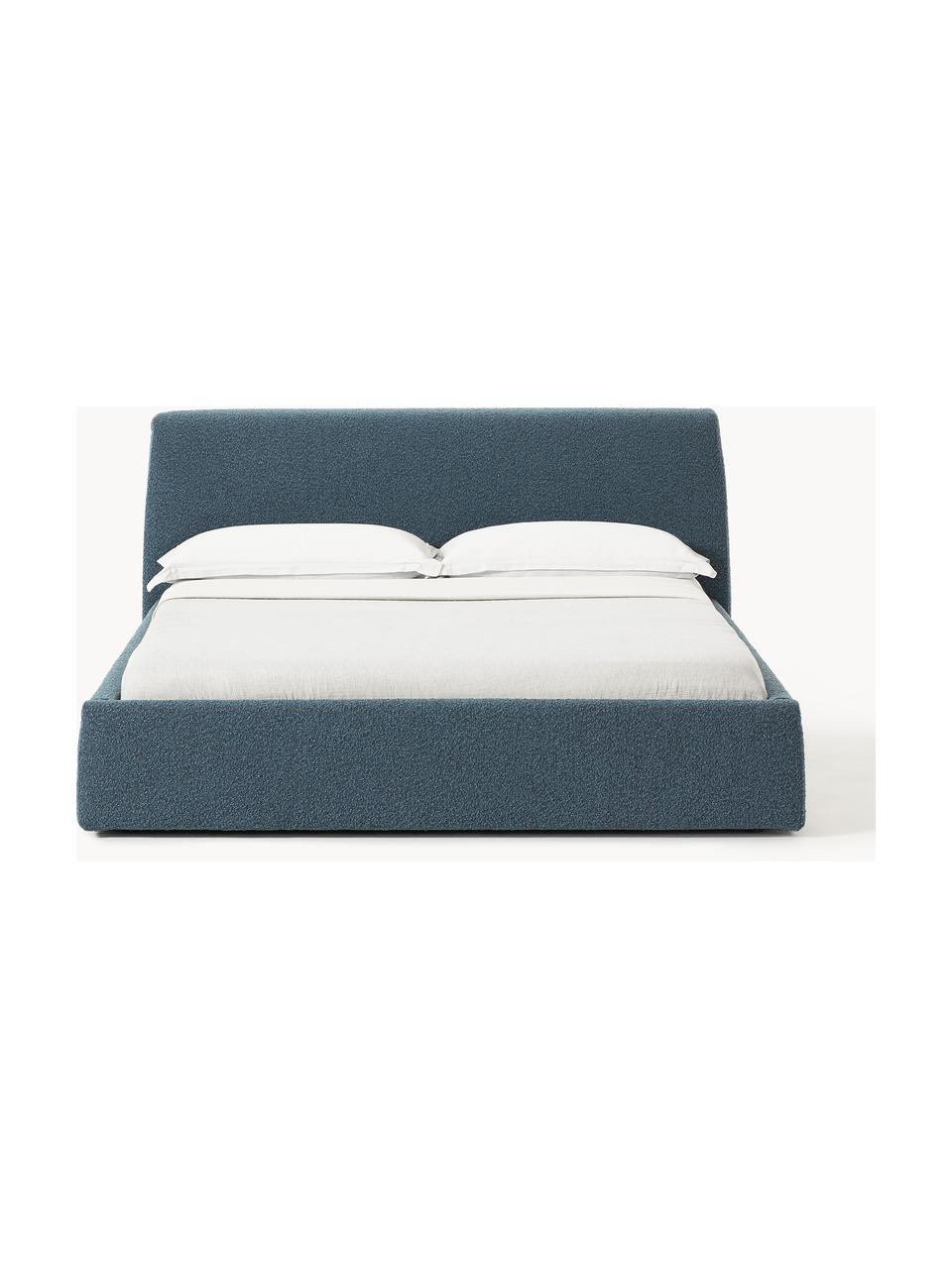 Cama tapizada en tejido bouclé con espacio de almacenaje Cloud, Tapizado: tejido bouclé (80% poliés, Cuerpo: madera de pino y abeto ma, Patas: madera de abedul pintada , Bouclé gris azulado, An 140 x L 200 cm