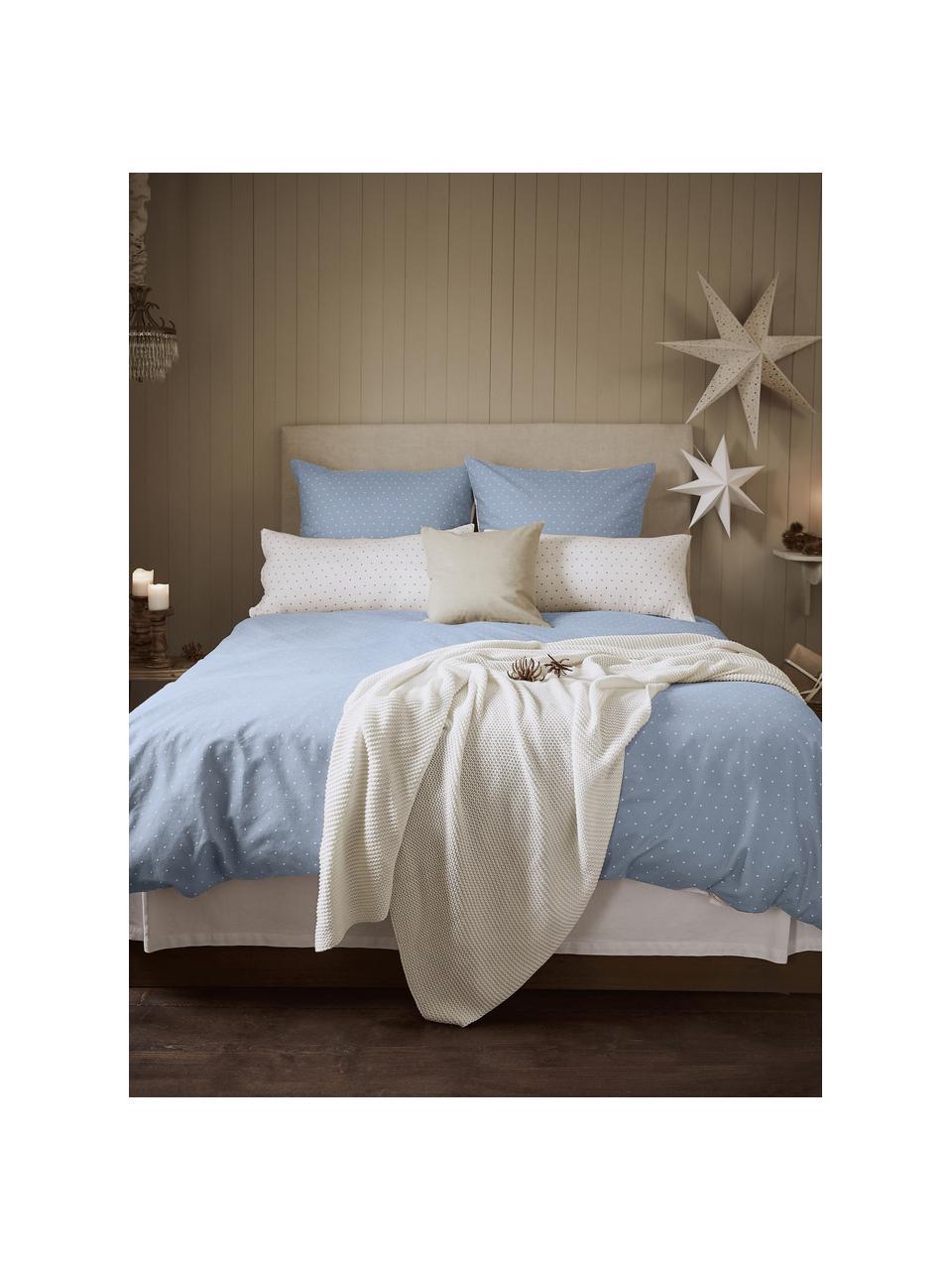 Flanelová obojstranná posteľná bielizeň Betty, Svetlomodrá a biela, bodkovaná, 200 x 200 cm + 2 vankúš 80 x 80 cm