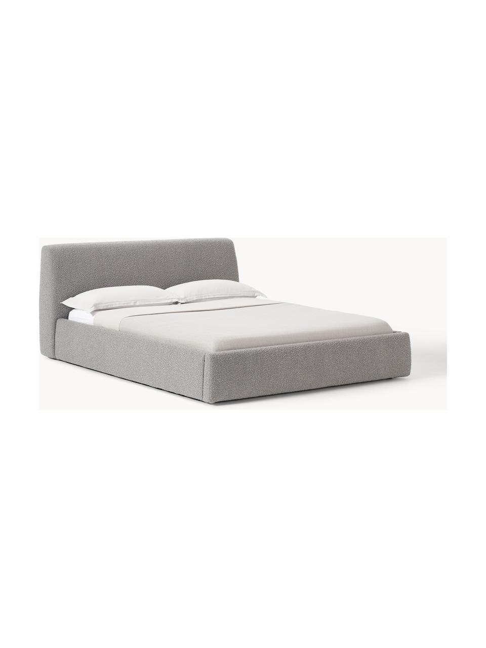 Cama tapizada en tejido bouclé con espacio de almacenaje Cloud, Tapizado: tejido bouclé (80% poliés, Cuerpo: madera de pino y abeto ma, Patas: madera de abedul pintada , Bouclé gris, An 140 x L 200 cm